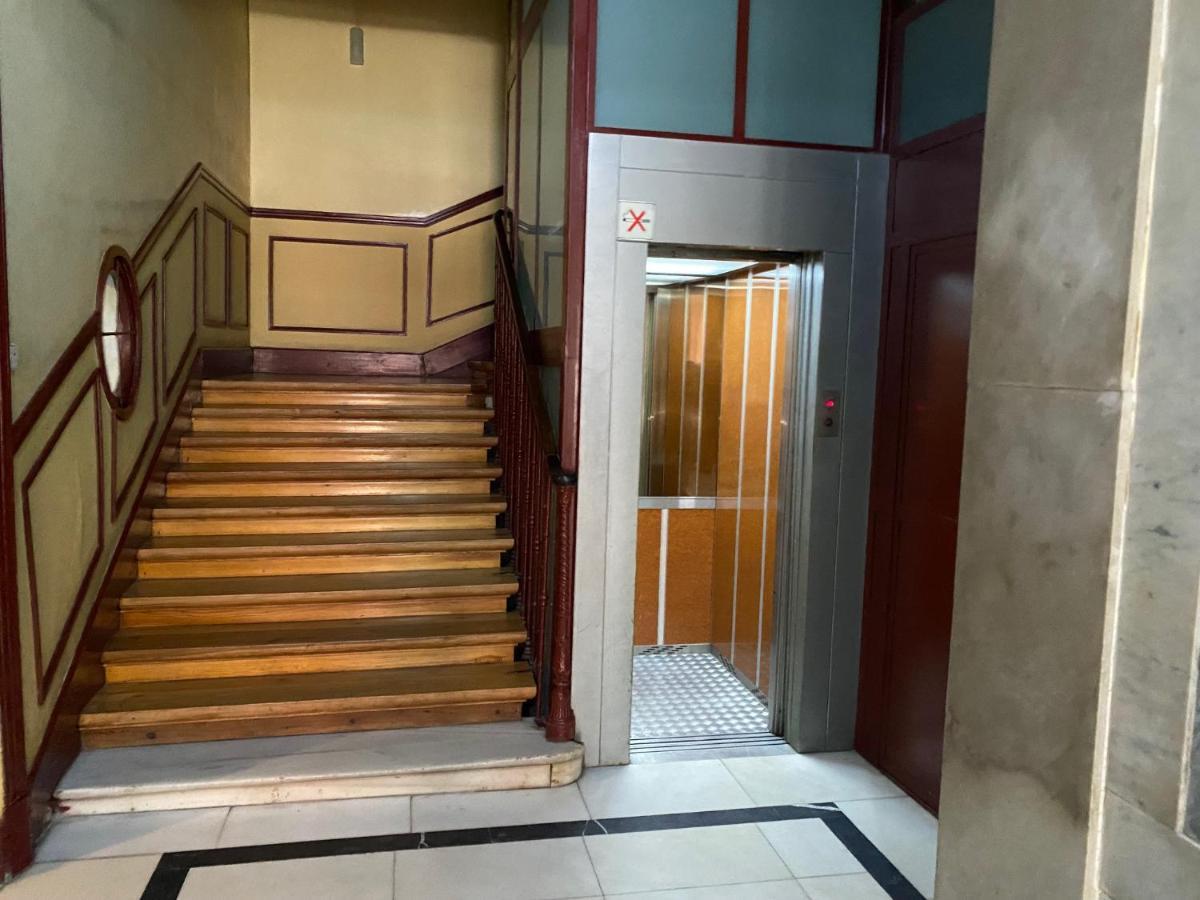 Apartamento Atico En Puerta Del Sol Madrid Luaran gambar