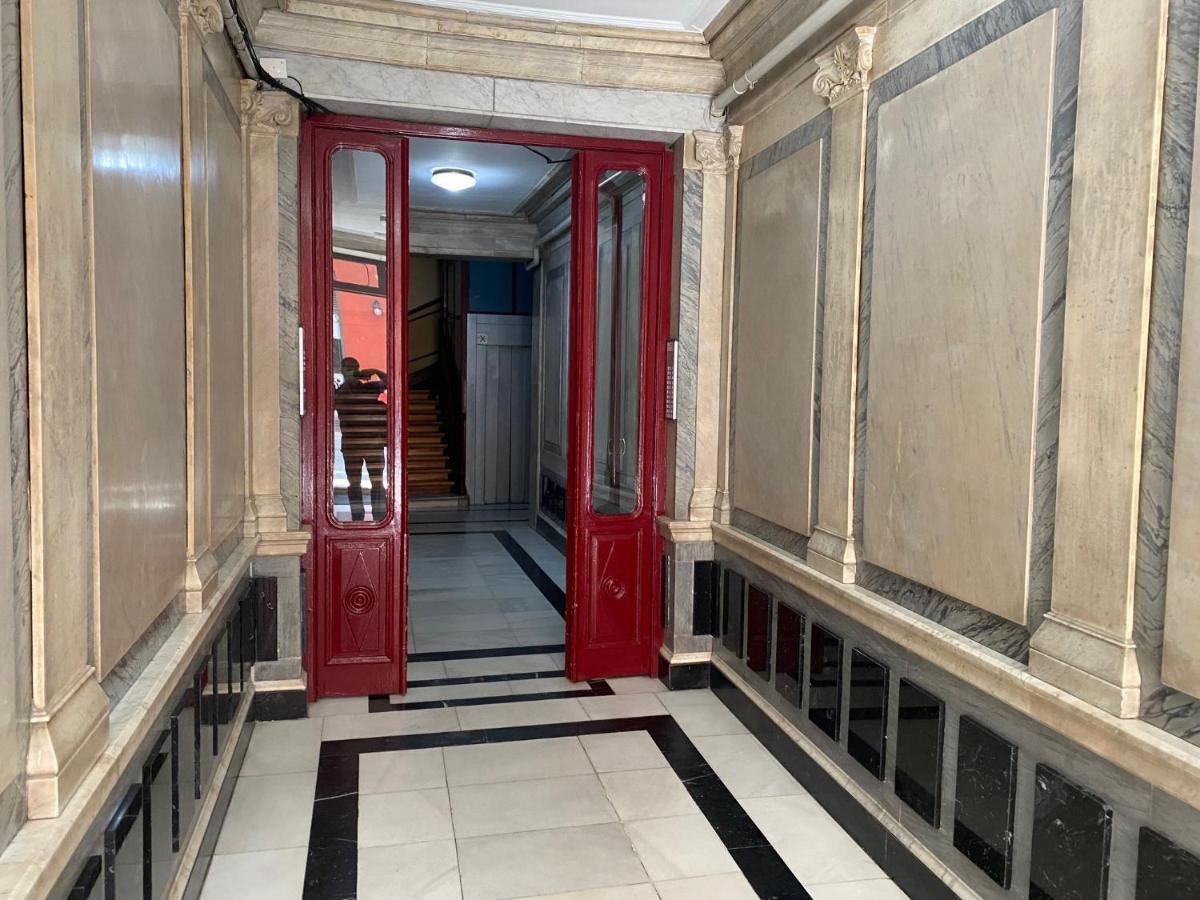 Apartamento Atico En Puerta Del Sol Madrid Luaran gambar