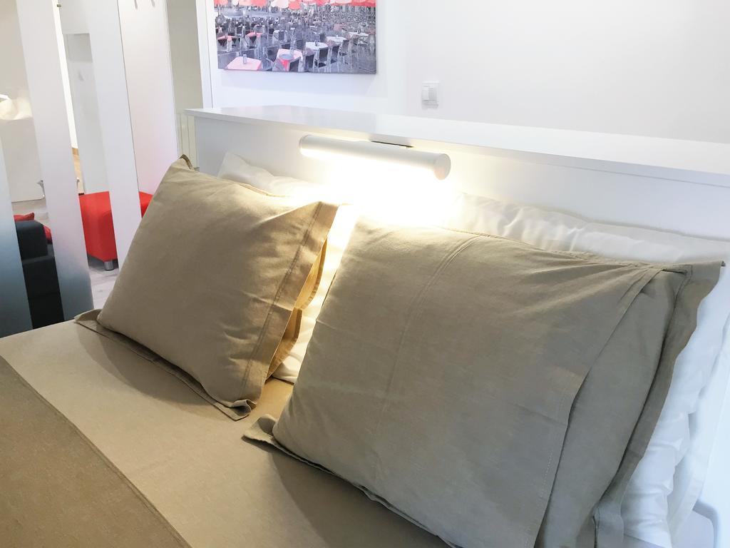 Apartamento Atico En Puerta Del Sol Madrid Luaran gambar