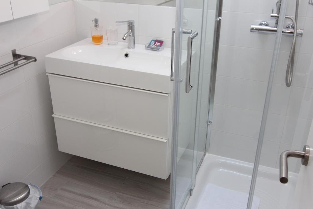 Apartamento Atico En Puerta Del Sol Madrid Luaran gambar