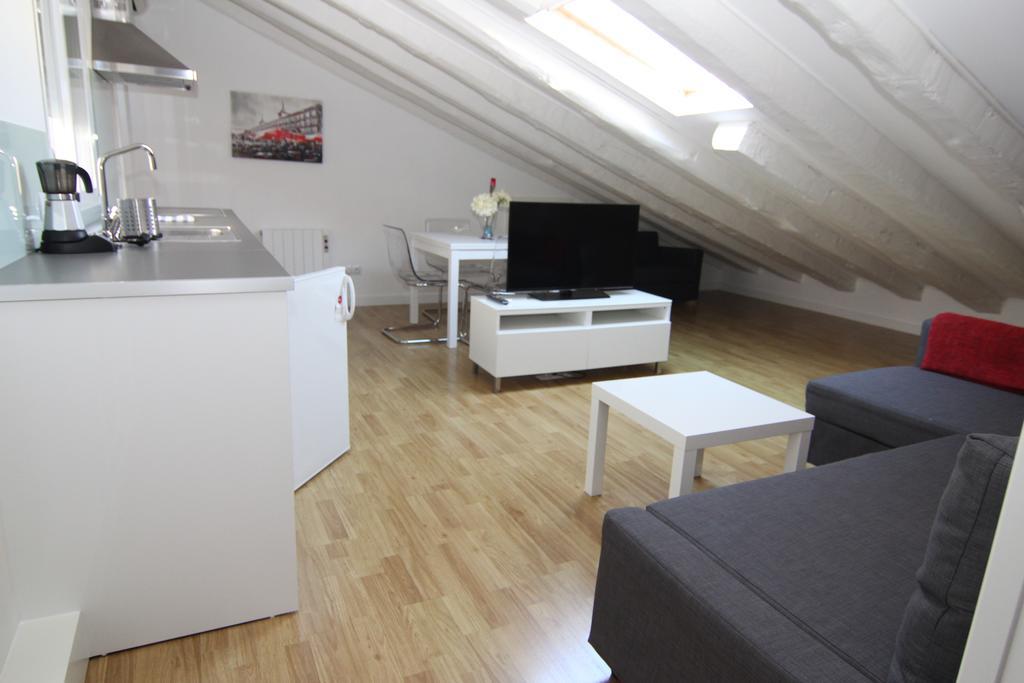 Apartamento Atico En Puerta Del Sol Madrid Luaran gambar