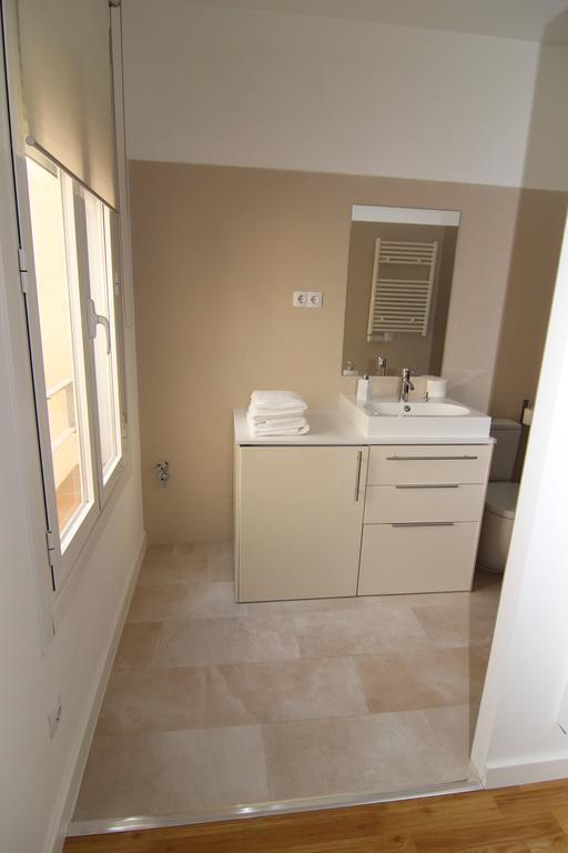 Apartamento Atico En Puerta Del Sol Madrid Luaran gambar