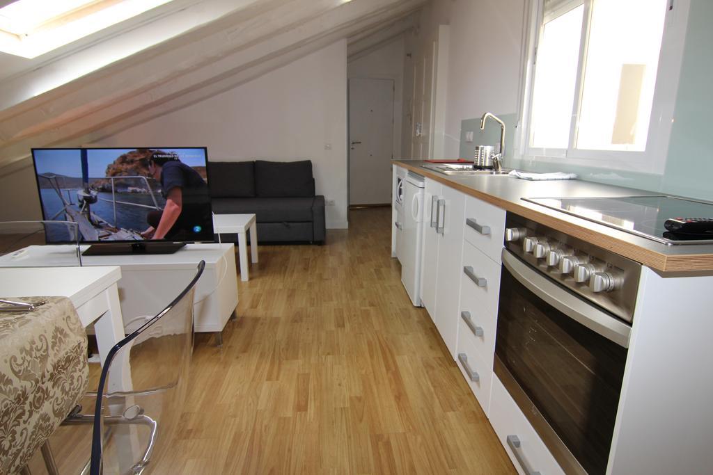 Apartamento Atico En Puerta Del Sol Madrid Luaran gambar
