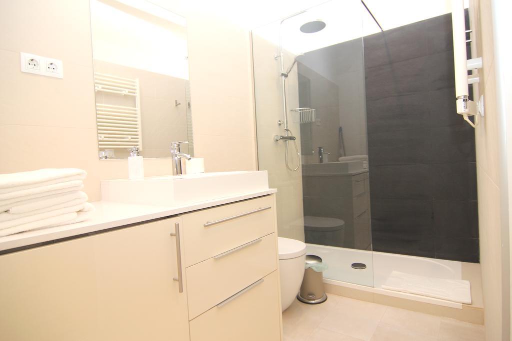 Apartamento Atico En Puerta Del Sol Madrid Luaran gambar