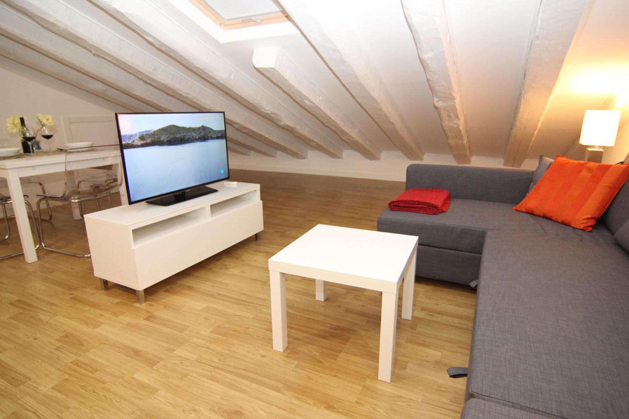 Apartamento Atico En Puerta Del Sol Madrid Luaran gambar