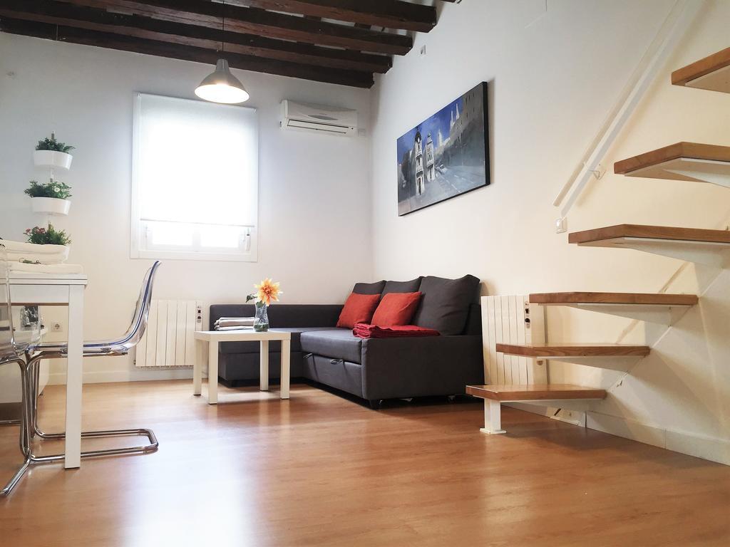 Apartamento Atico En Puerta Del Sol Madrid Luaran gambar