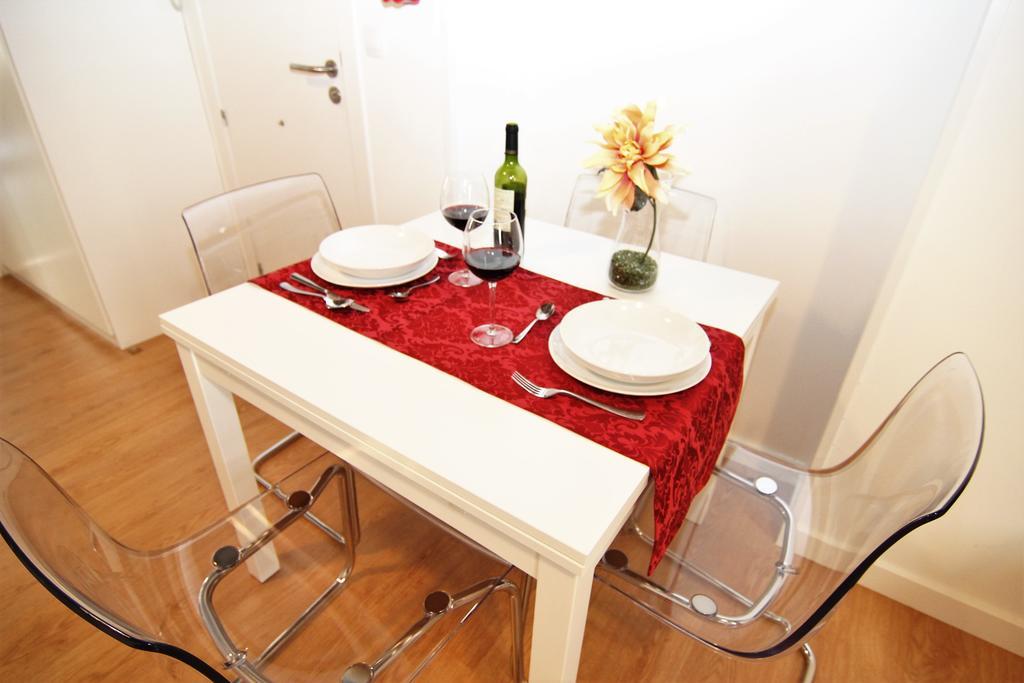 Apartamento Atico En Puerta Del Sol Madrid Luaran gambar