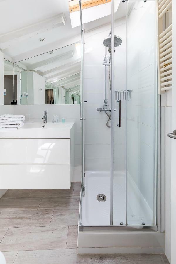 Apartamento Atico En Puerta Del Sol Madrid Luaran gambar