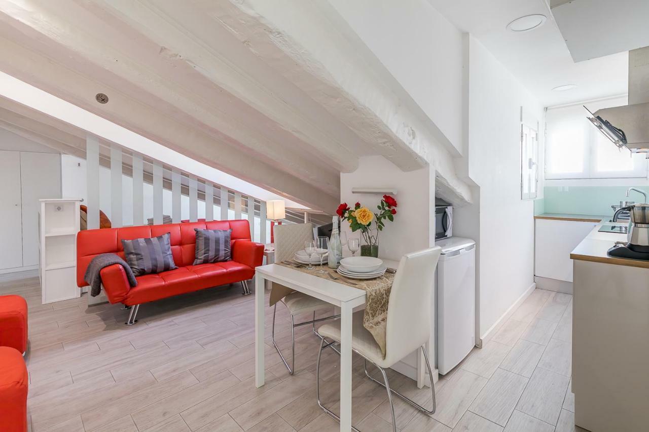 Apartamento Atico En Puerta Del Sol Madrid Luaran gambar