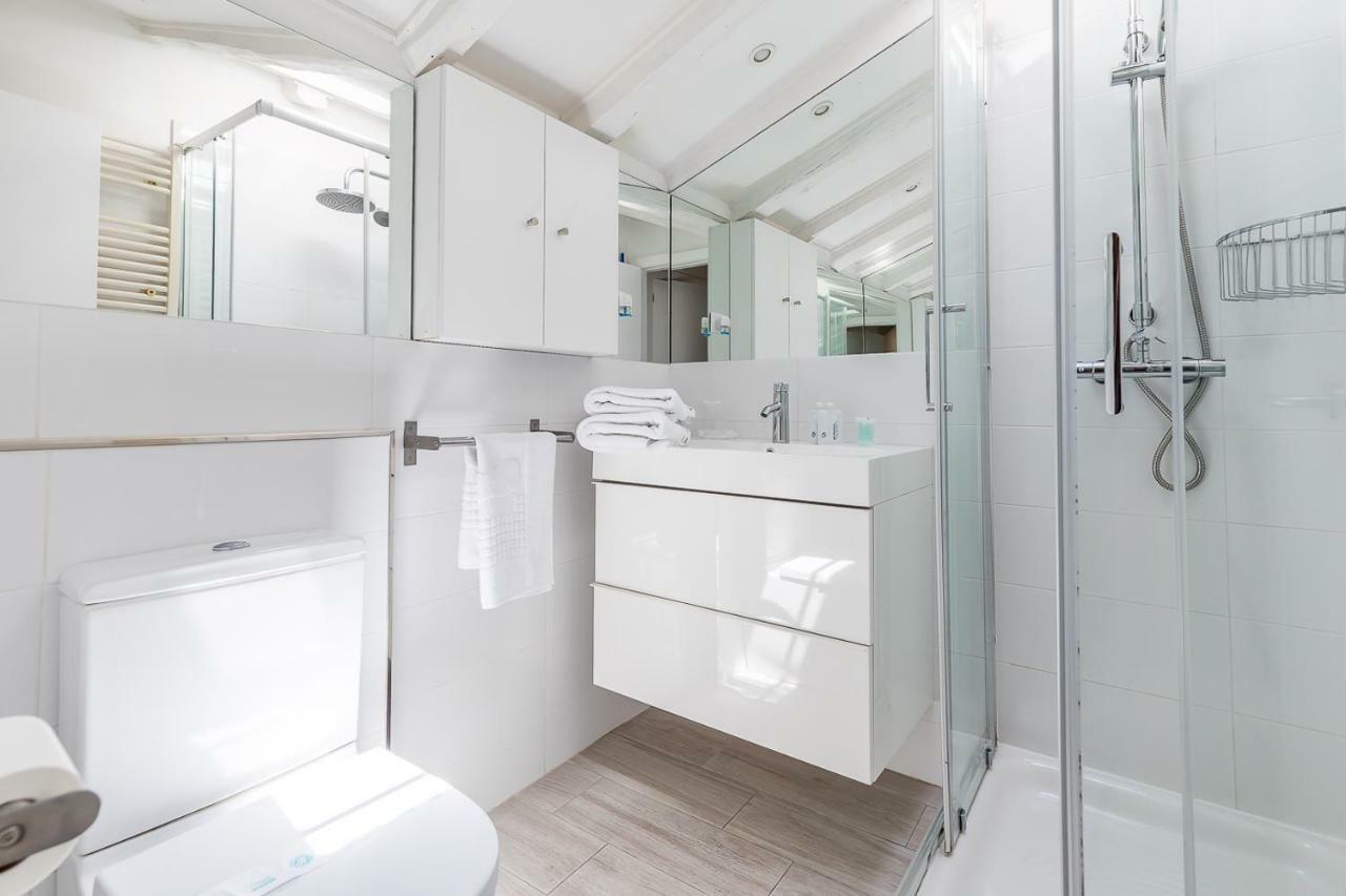 Apartamento Atico En Puerta Del Sol Madrid Luaran gambar