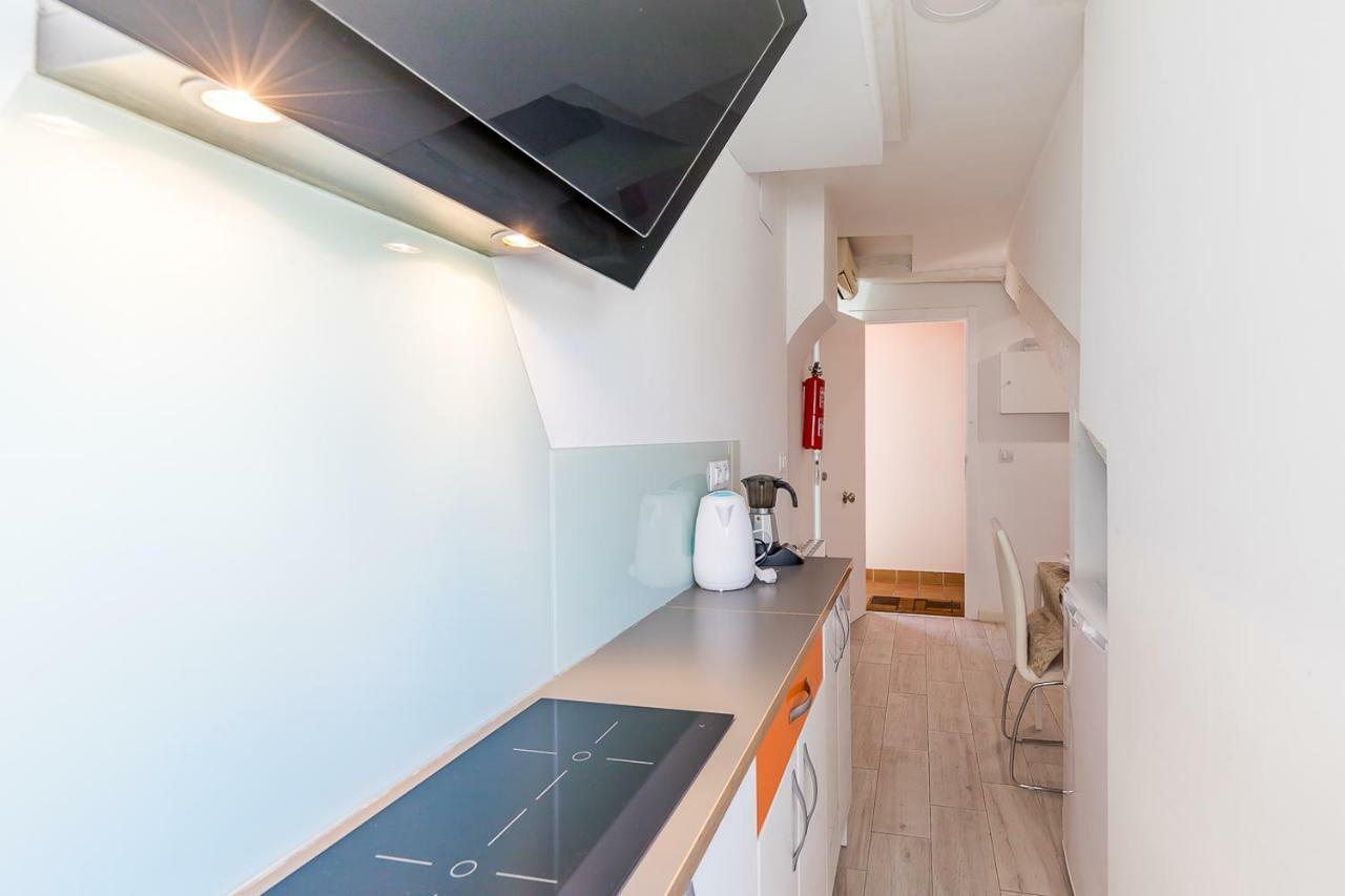 Apartamento Atico En Puerta Del Sol Madrid Luaran gambar