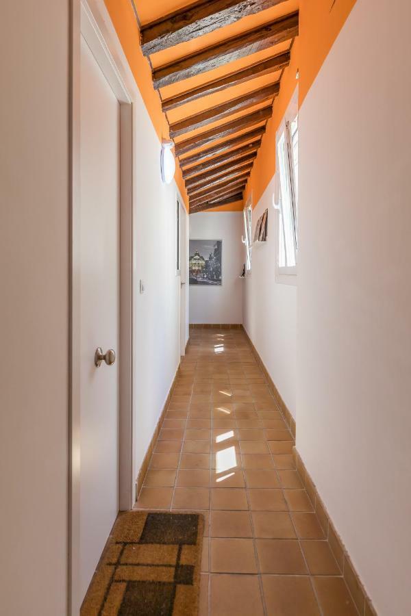 Apartamento Atico En Puerta Del Sol Madrid Luaran gambar